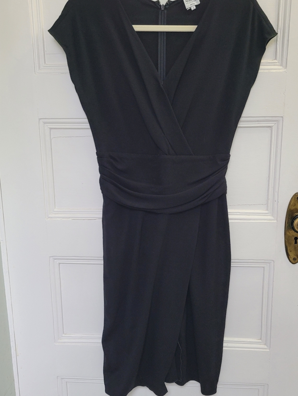Armani Collezioni Black V-Neck Ruched Waist Midi Dress Size 4 (IT 40)  Timeless